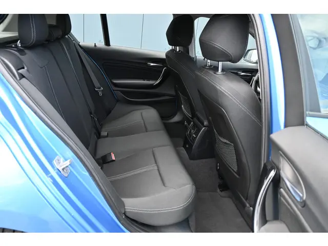 BMW 1 Serie 118i Corporate Lease Executive 2017 Benzine 25
