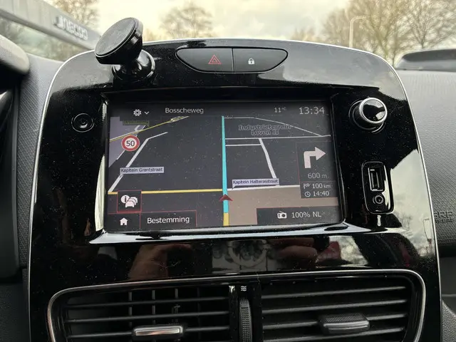 Renault Clio Estate 1.2 TCe Zen 2017 Benzine 12