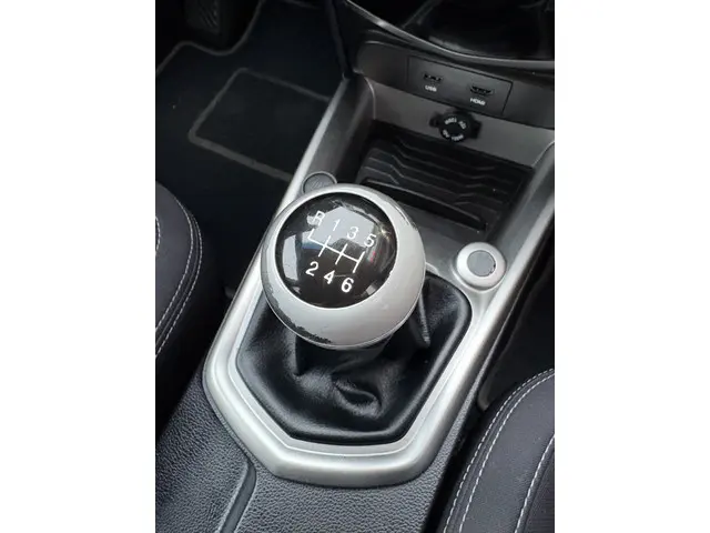 SsangYong Tivoli 1.6 Quartz 2016 Benzine 10