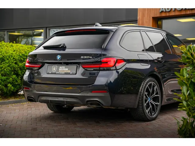 BMW 5 Serie Touring 530e 2022 Hybride Benzine 11