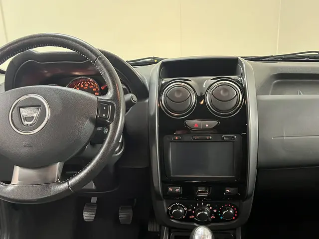 Dacia Duster 1.2 TCe 4x2 Blackshadow 2017 Benzine 15