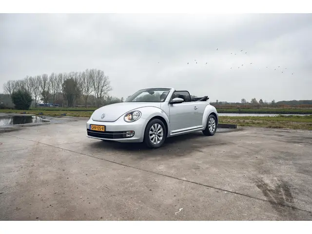Volkswagen Beetle Cabriolet 1.2 TSI 2014 Benzine 32