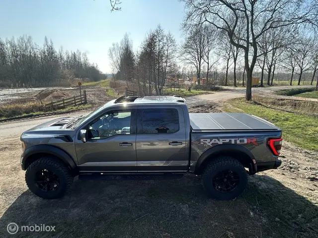Ford F-150 USA Raptor R 2023 Benzine 15