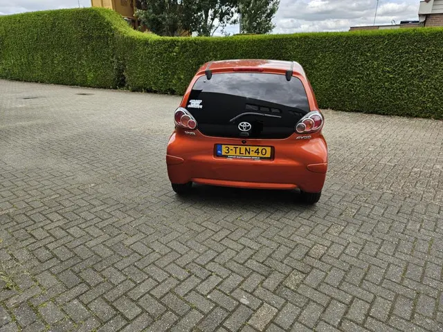 Toyota Aygo 1.0 VVT-i Comfort Orange 2012 Benzine 6