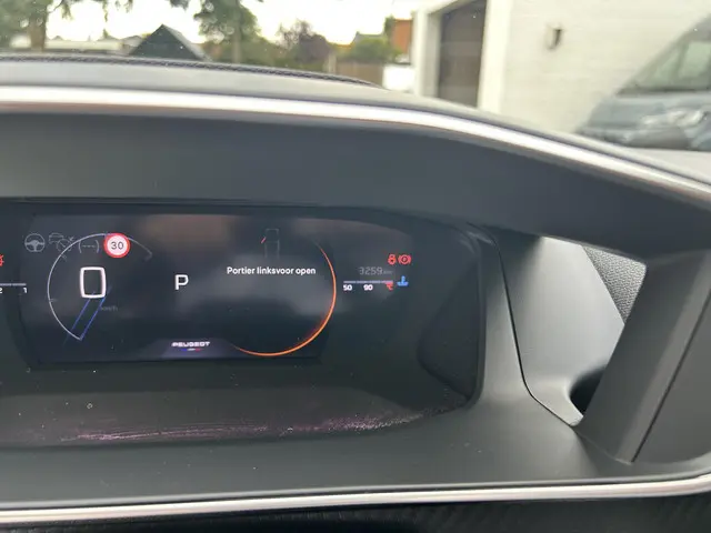 Peugeot 2008 1.2 Hybrid 145 GT 2025 Hybride Benzine 10