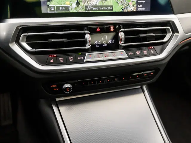 BMW 3 Serie Touring 318i M Sport 2021 Benzine 29