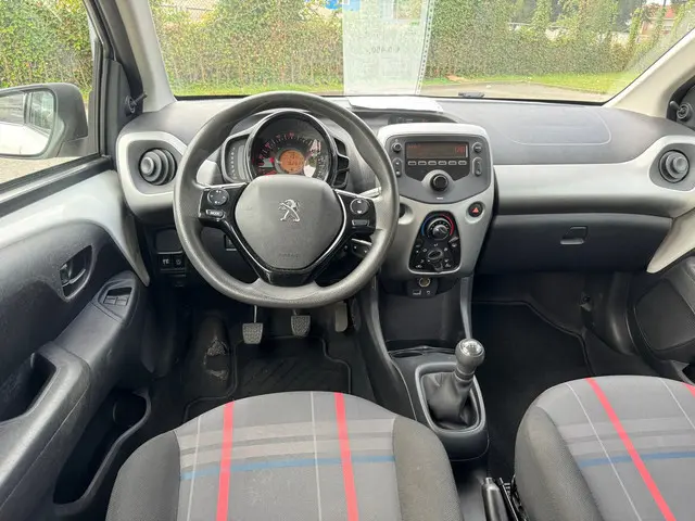 Peugeot 108 1.0 e-VTi Active 2015 Benzine 4