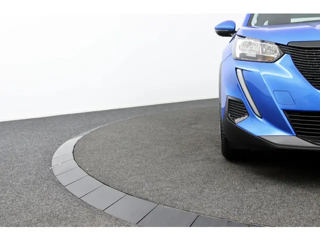 Peugeot 2008 1.2 PureTech Active blauw 2021 Benzine 34