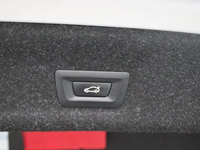 BMW 3 Serie Sedan 320d xDrive 2021 Diesel 14