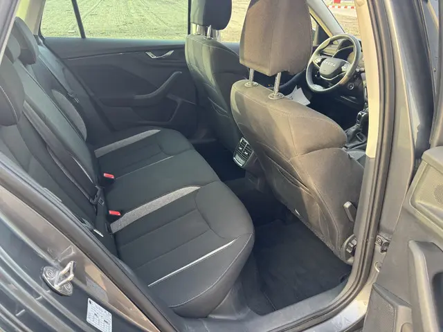 Škoda Kamiq 1.0 TSI Business Edition 2025 Benzine 5