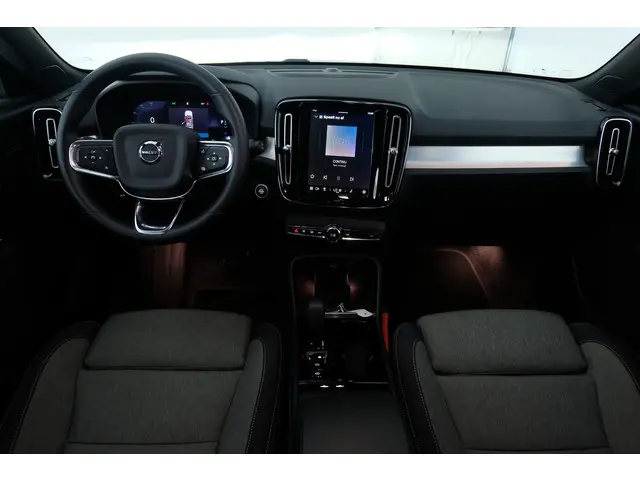 Volvo XC40 3