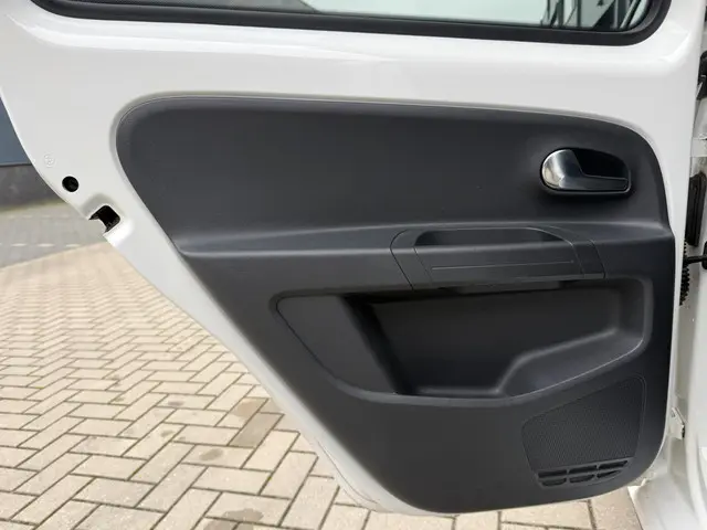 SEAT Mii 1.0 Style Sport 2013 Benzine 13