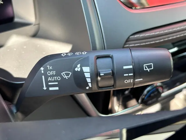 Nissan QASHQAI MHEV 140 MT Tekna 2025 Benzine 30
