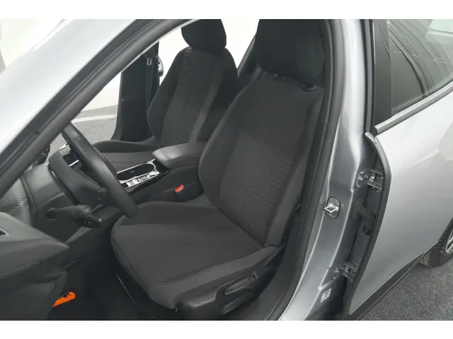 Peugeot e-2008 EV Active 50 kWh 2022 Elektrisch 26