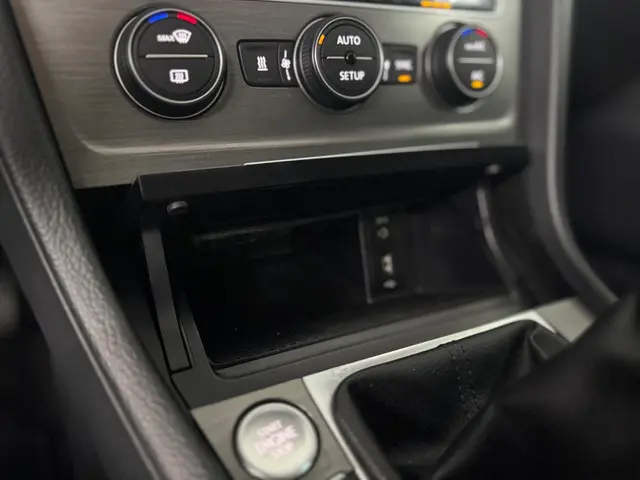 Volkswagen Golf 1.4 TSI ACT Highline 2013 Benzine 31