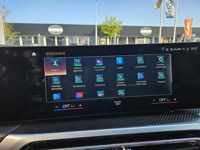 BMW 3 Serie Touring 330e 2022 Hybride Benzine 23