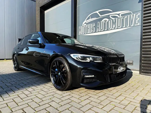 BMW 3 Serie 330i High Executive M Line 2019 Benzine 3