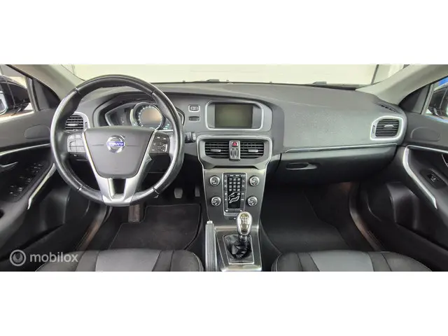Volvo V40 1.6 T3 Momentum 2013 Benzine 23
