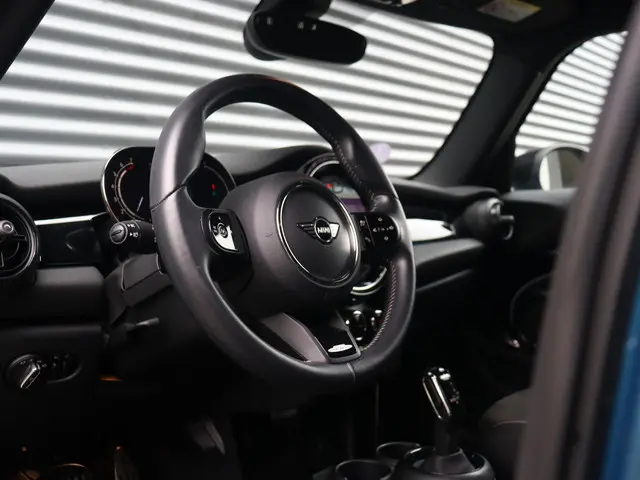 MINI 5-Deurs Cooper 2022 Benzine 13