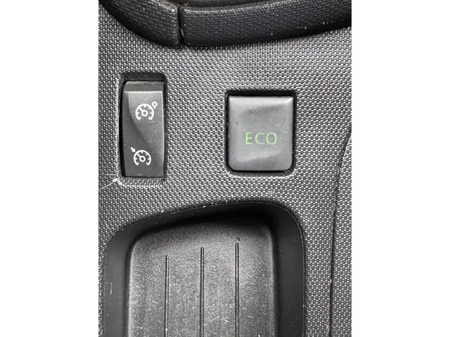 Renault Clio 0.9 TCe ECO Night&Day 2015 Benzine 12