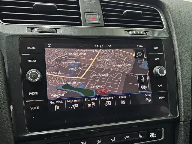 Volkswagen Golf 1.4 TSI Highline R Line 2017 Benzine 29