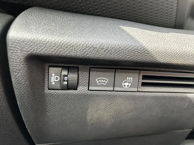 Citroën C4 1.2 Hybrid 145pk Max 2025 Hybride Benzine 12