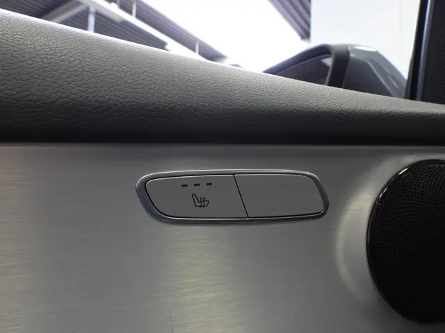 Mercedes-Benz GLC 300e 4MATIC AMG 2021 Hybride Benzine 28