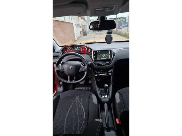 Peugeot 208 1.2 e-VTi Envy 2014 Benzine 7