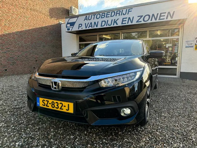 Honda Civic 1.5 i-VTEC Executive 2018 Benzine 5