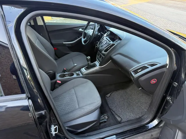 Ford Focus Wagon 1.0 EcoBoost Edition 2014 Benzine 8