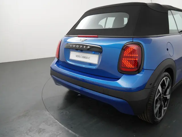 MINI Cooper Cabrio 3-Deurs C 2026 Benzine 30