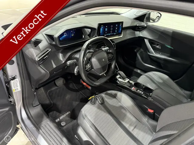 Peugeot e-2008 EV GT 50 kWh Navi 2021 Elektrisch 6