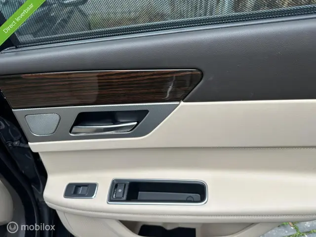 Jaguar XF 2.0d Portfolio 2016 Diesel 29