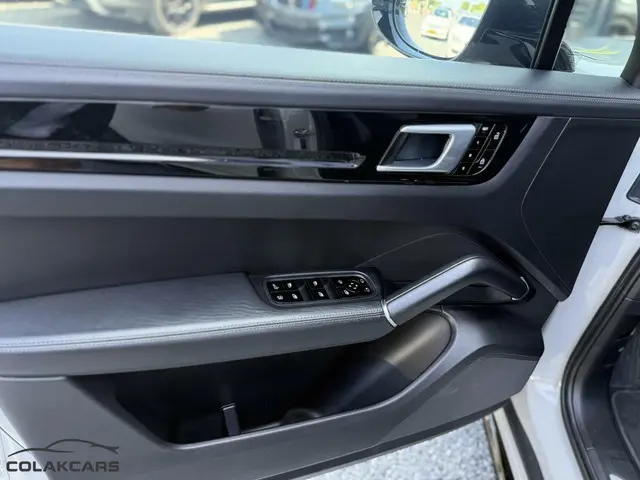 Porsche Cayenne Coupé 3.0 E-Hybrid 2021 Hybride Benzine 21