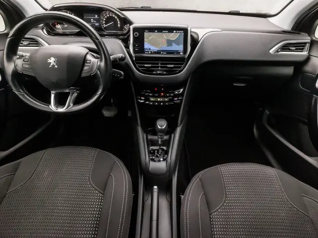 Peugeot 208 1.2 PureTech Sport 2018 Benzine 6
