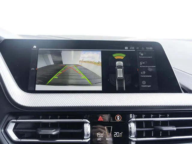 BMW 1 Serie 118i 2021 Benzine 32