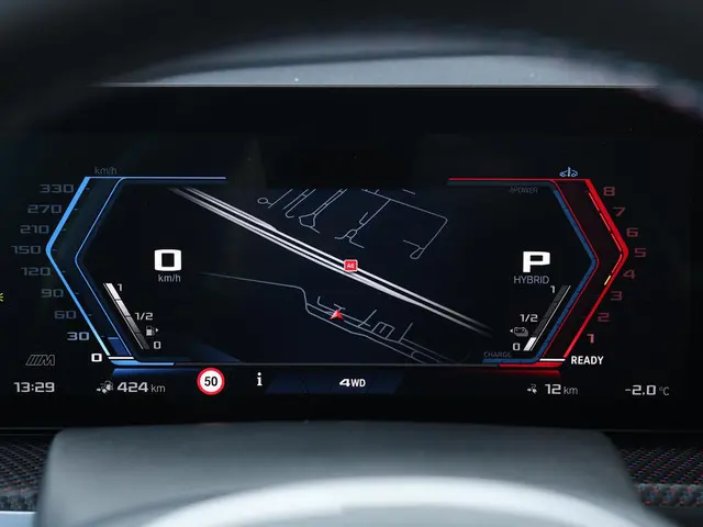 BMW XM PHEV Label Red 30 kWh 2025 Hybride Benzine 46