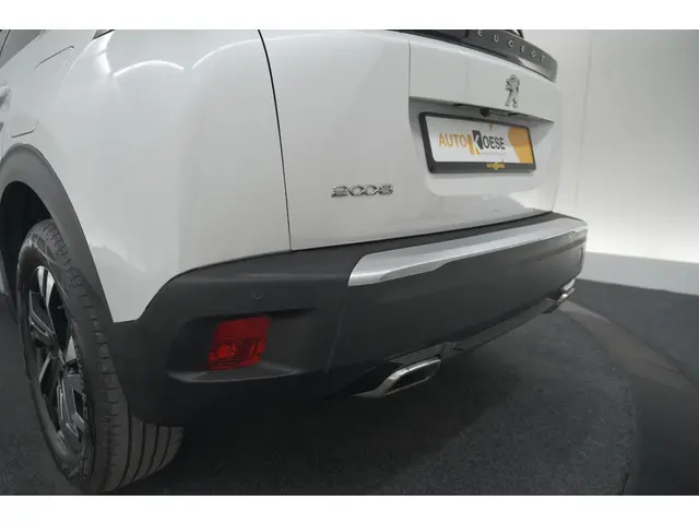 Peugeot 2008 PureTech 130 EAT8 Allure 2023 Benzine 23
