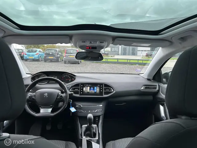 Peugeot 308 SW 1.2 "PANO+NAVI+TREKHAAK+LMV" 2017 Benzine 9