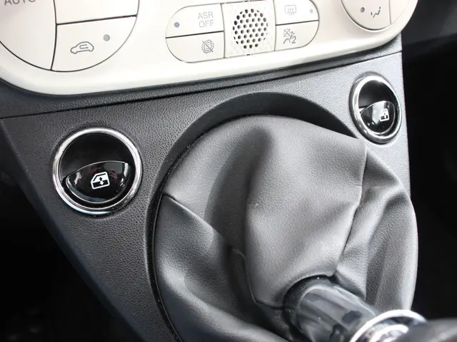 Fiat 500 1.0 Hybrid Dolcevita 2024 Benzine 19