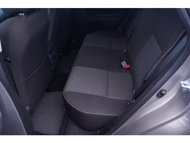 Toyota Auris 1.6 First Edition 2015 Benzine 27