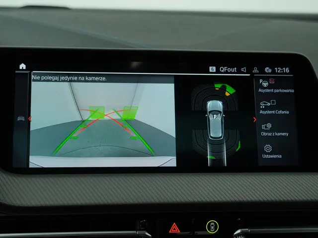 BMW 1 Serie 120i Executive 2022 Benzine 17