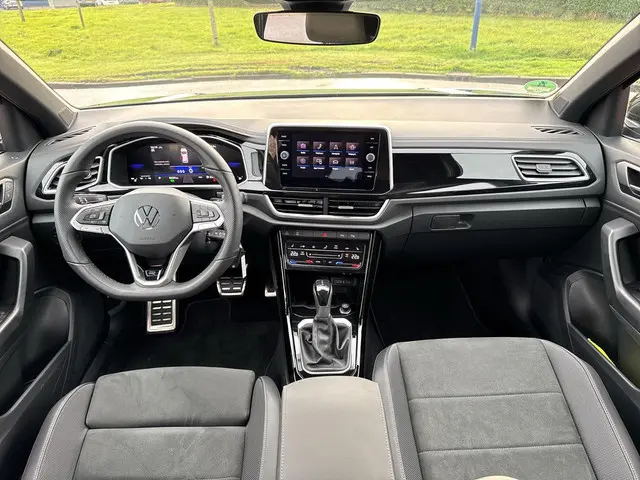 Volkswagen T-Roc 1.5 TSI R-Line 2025 Benzine 8