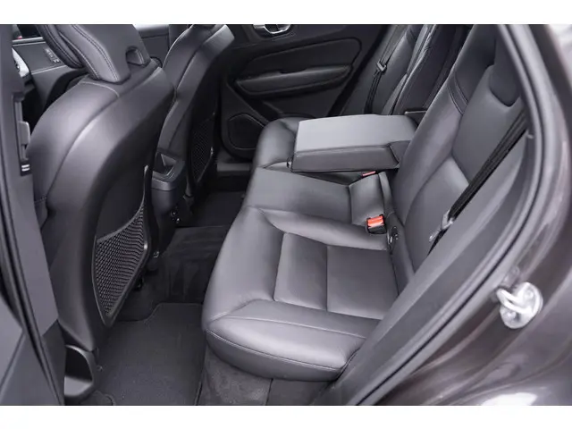 Volvo XC60 B5 Plus Dark 2023 Benzine 35