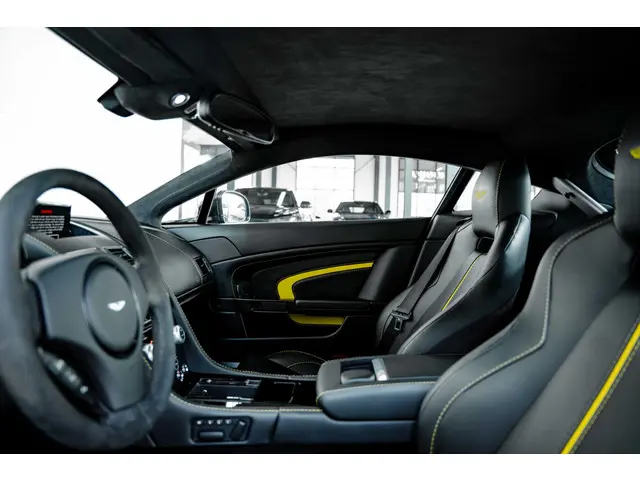 Aston Martin V12 Vantage S 2014 Benzine 38
