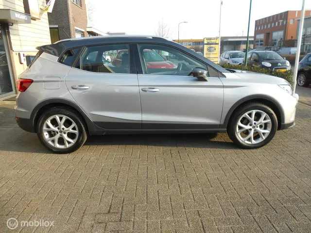 SEAT Arona 1.0 TSI FR Intense Plus 2023 Benzine 4