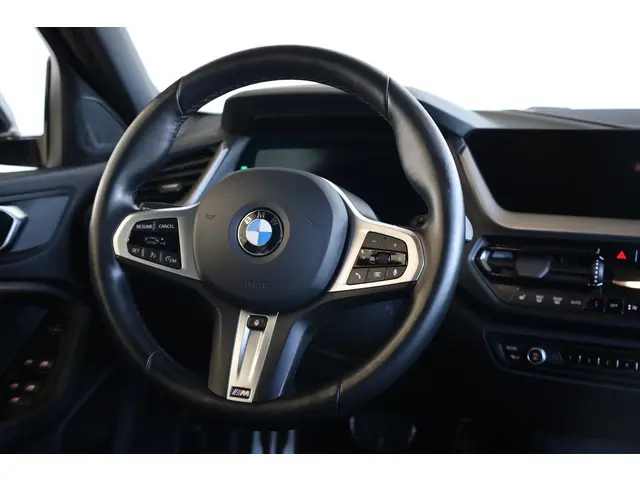 BMW 1 Serie 118i 2024 Benzine 11