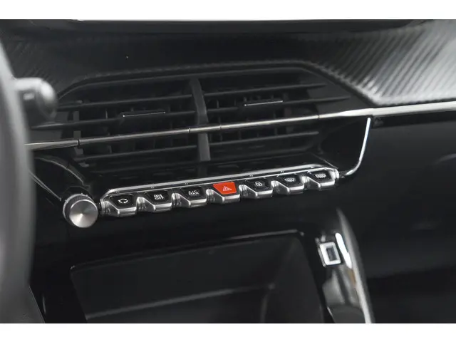 Peugeot 208 PureTech 100 EAT8 Active Pack 2023 Benzine 43