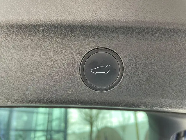 Tesla Model Y Long Range AWD 75 kWh 2022 Elektrisch 4