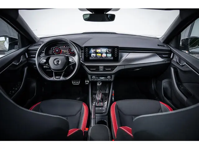 Škoda Kamiq 1.5 TSI DSG7 Monte Carlo 2021 Benzine 24